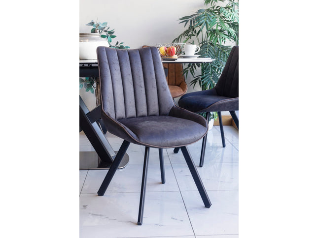 Extendable dining table with chairs